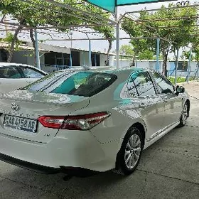Toyota Camry 2019