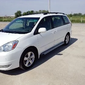 Toyota Sienna 2004