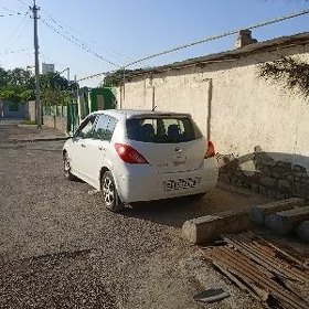 Nissan Versa 2012