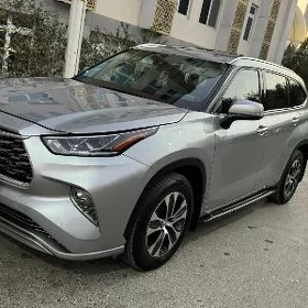 Toyota Highlander 2021