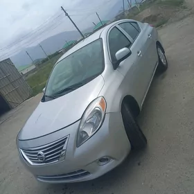 Nissan Versa 2012