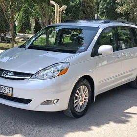 Toyota Sienna 2004
