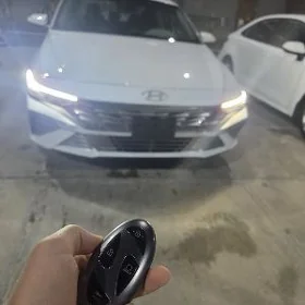 Hyundai Elantra 2024