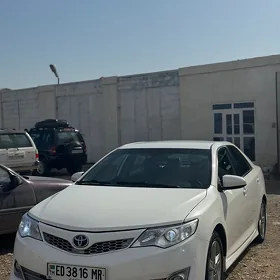 Toyota Camry 2012