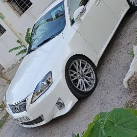 Lexus IS 2011