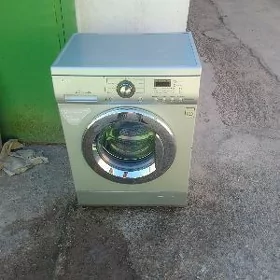 продаю машинку