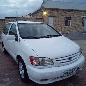 Toyota Sienna 2000