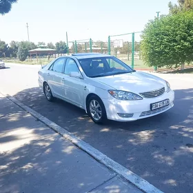 Toyota Camry 2004