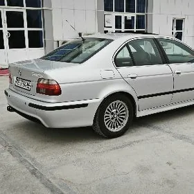 BMW E39 2000