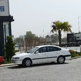 Toyota Avensis 1998