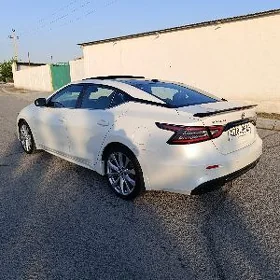 Nissan Maxima 2023