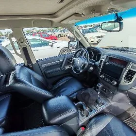 Mitsubishi Pajero 2021