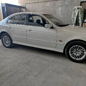 BMW E39 2000