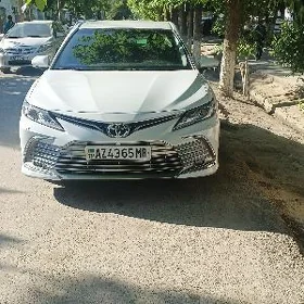 Toyota Camry 2021