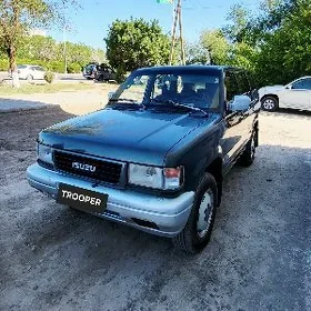 Isuzu Trooper 1995