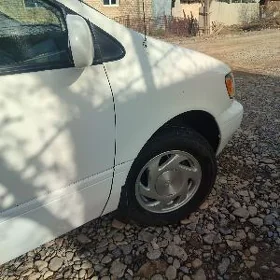 Toyota Sienna 2000
