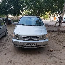 Toyota Sienna 2002