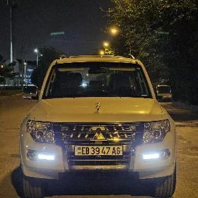 Mitsubishi Pajero 2021