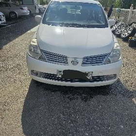 Nissan Tiida 2006