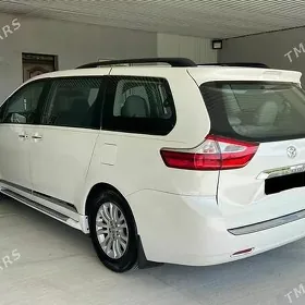 Toyota Sienna 2017