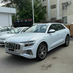 Audi Q8 2022