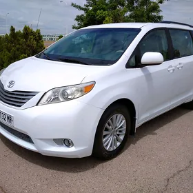 Toyota Sienna 2010