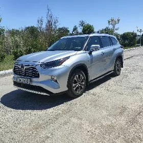 Toyota Highlander 2021