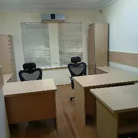Arenda ofis 3 komnat mebelli