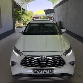 Toyota Highlander 2021