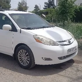 Toyota Sienna 2008