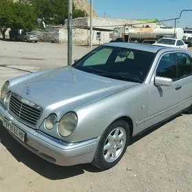 Mercedes-Benz E320 1996
