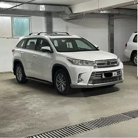 Toyota Highlander 2019