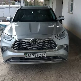 Toyota Highlander 2021