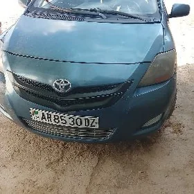 Toyota Yaris 2008