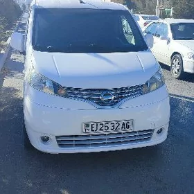 Nissan NV200 2020