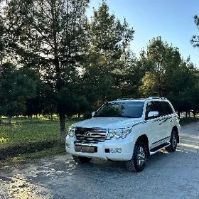Toyota Land Cruiser 2010