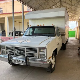 GMC Safari 1989