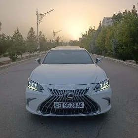Lexus ES 250 2021