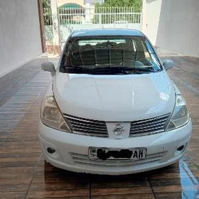 Nissan Versa 2011