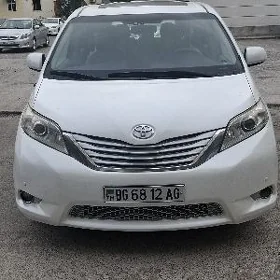 Toyota Sienna 2012