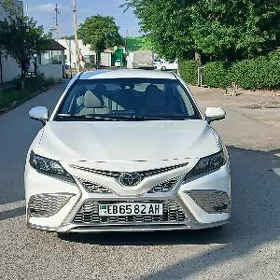 Toyota Camry 2021