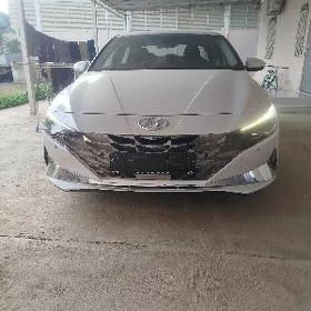 Hyundai Elantra 2022