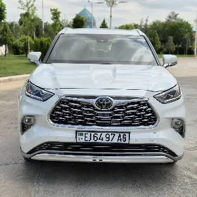 Toyota Highlander 2021