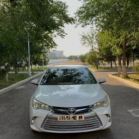 Toyota Camry 2017