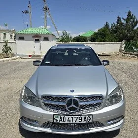 Mercedes-Benz C300 2010