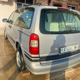Opel Sintra 1999