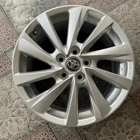 Toyota Camry diska 2021-24