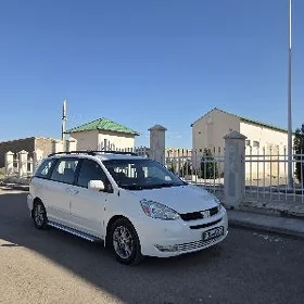 Toyota Sienna 2004
