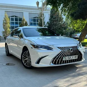 Lexus ES 350 2022