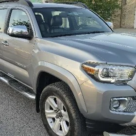 Toyota Tacoma 2017